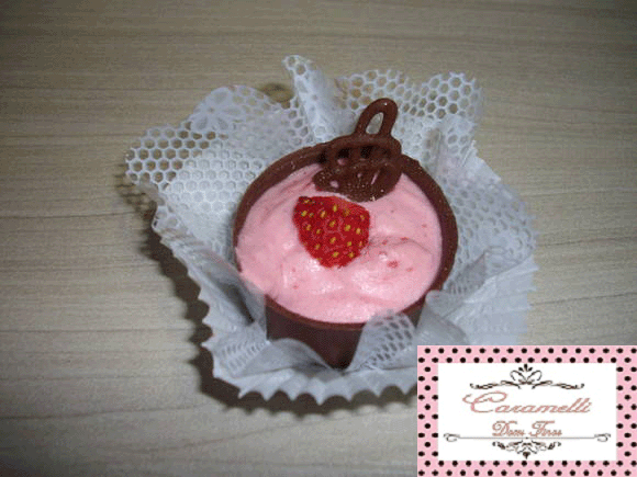 Copinho de Chocolate com Mousse de Mor.(cento)